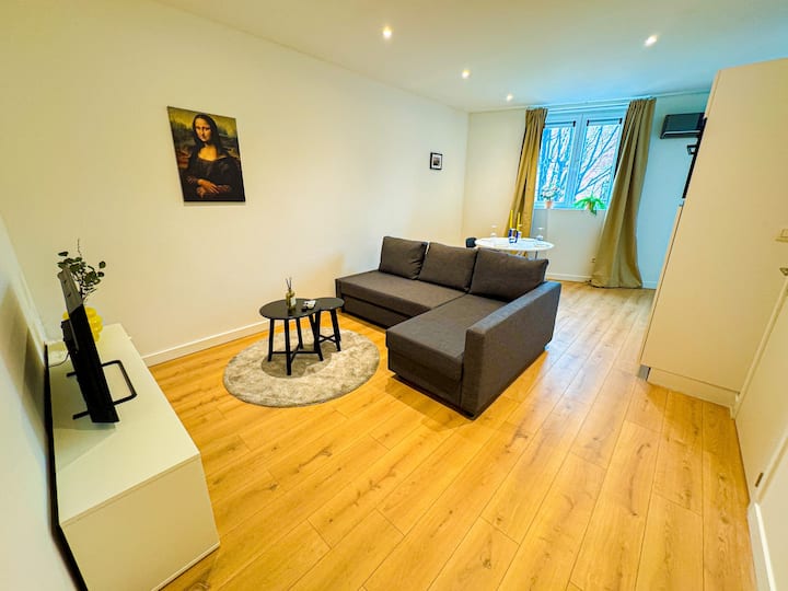 1br & 1lr Apt. For 4p; Near The City Center - Ghent (Belgium)