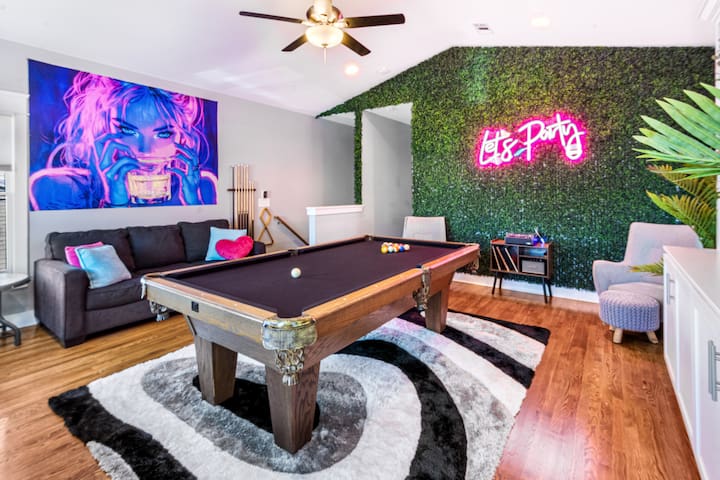 *HOT TUB*Sauna*Cold Plunge* Nashville Luxury Lodge gallery image 4