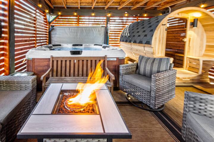 *HOT TUB*Sauna*Cold Plunge* Nashville Luxury Lodge gallery image 5