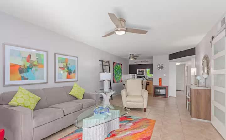 Beautiful 2br/2ba Condo In Old Town Scottsdale - Arizona