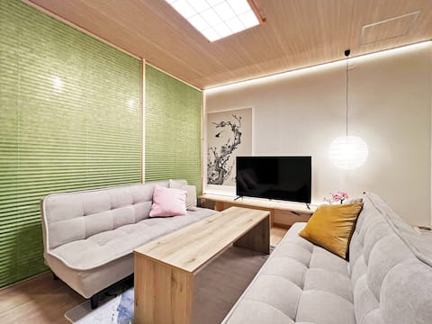 Up to 16 people | 92 ㎡ | 4-minute walk from the nearest station | Direct bus to Haneda Airport | Qui