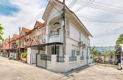 New 4 Bedroom House Local Area Stellar