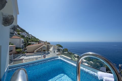 Top Airbnb: Villa Torretta and Pool and Lift a Praiano