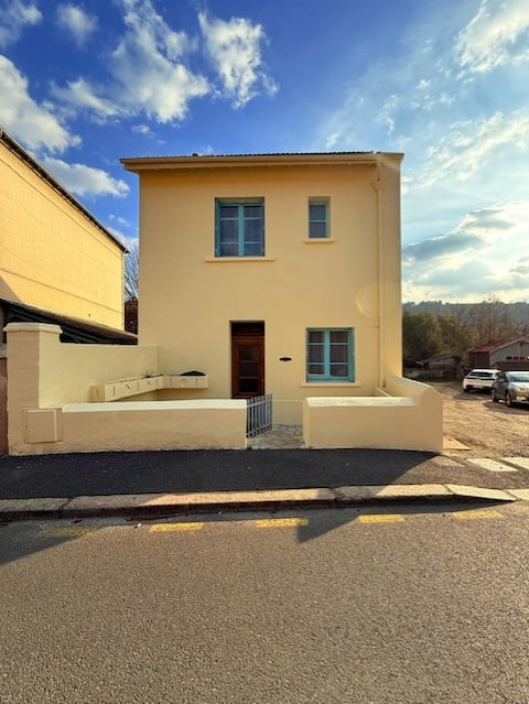 entire house with garage 32 gîte la maison d'Isa