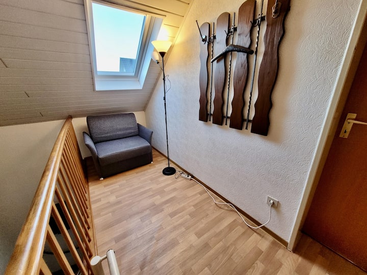 Mysig läshörna i Trier: fåtöljer för att koppla av med en bra bok.