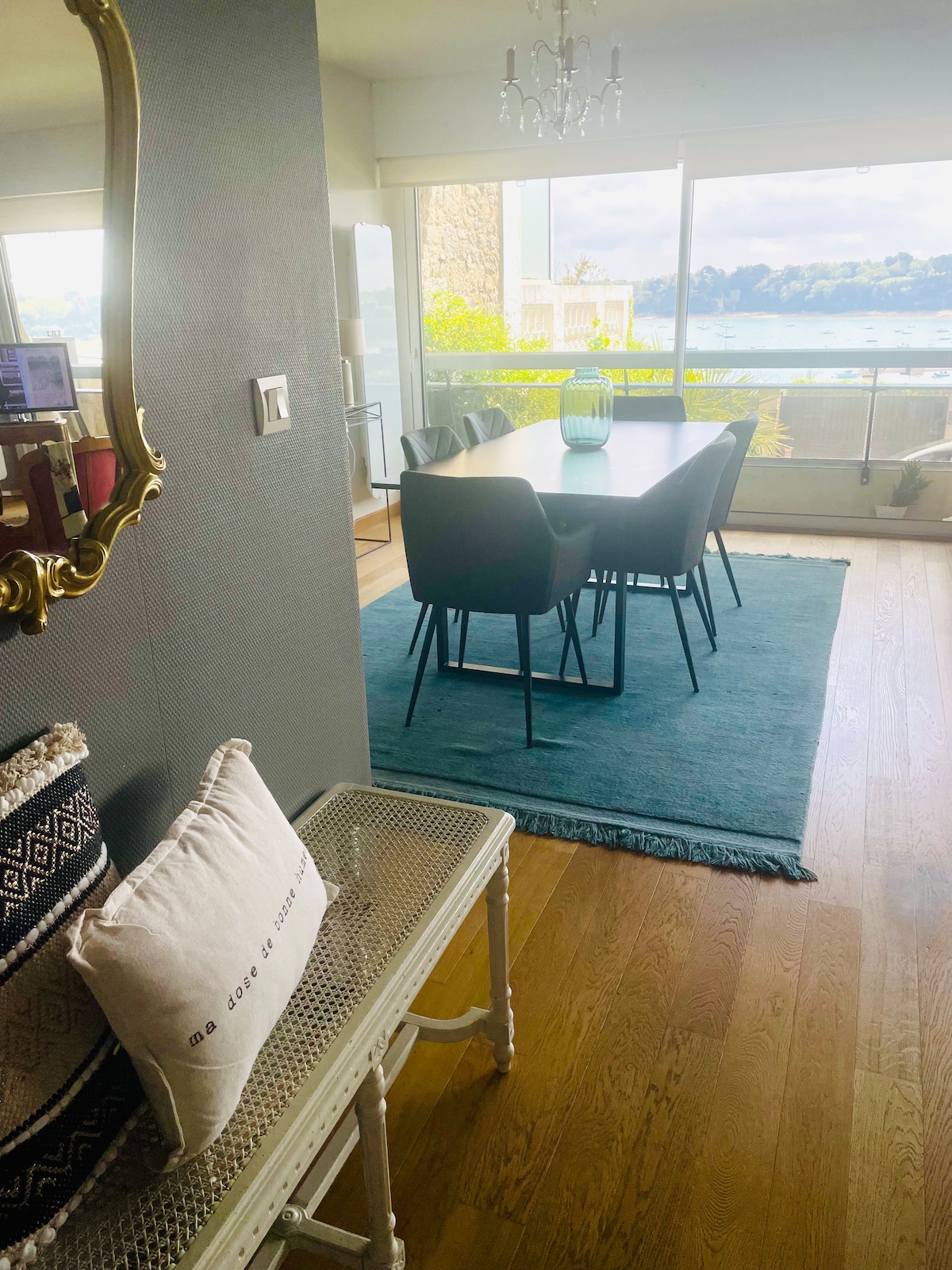 Propriété Airbnb réussie: Apartment with sea view in the center à Dinard