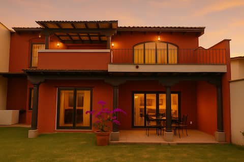 FREE Parking | Hot WaterJacuzzi + Sauna Access