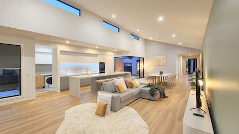 Brand New 4 Bedroom Luxury Home