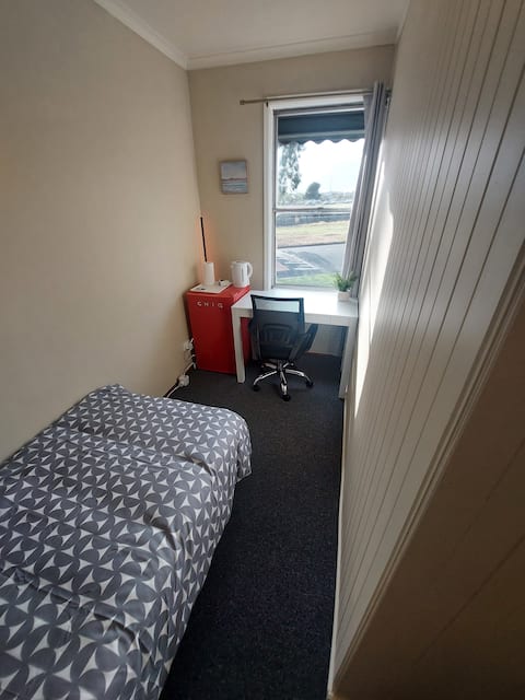 The Link - Budget friendly private room