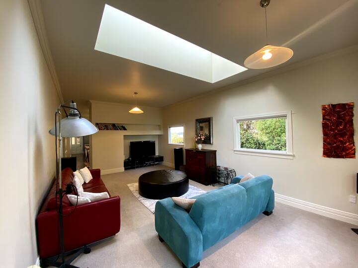 The Exchange, 1880 Historic Home, 
Spacious & Warm - Invercargill