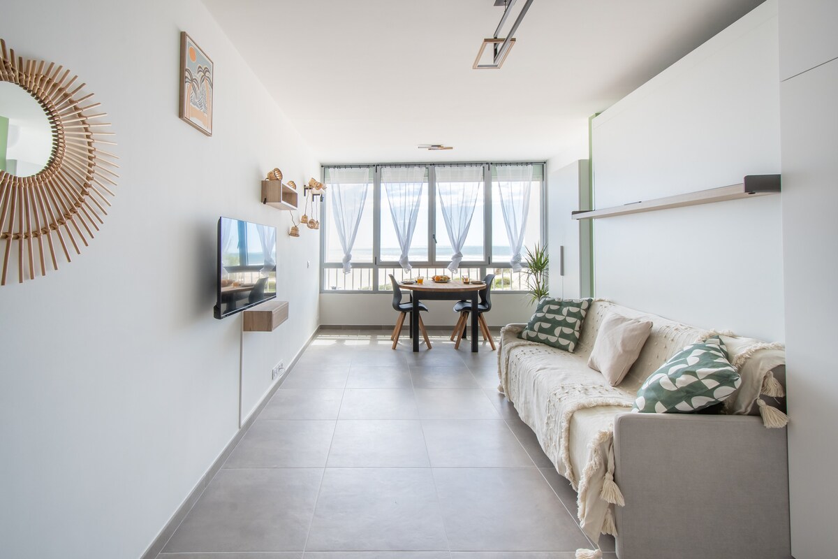 Top performing Airbnb: Rose des Sables* SEA VIEW * Private Parking, WIFI in La Grande Motte