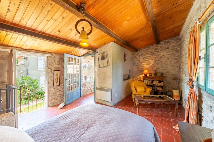 Udobna soba, seoski ambijent
