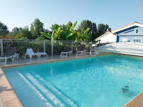 Large air-conditioned house, terrace, garden, pool table.