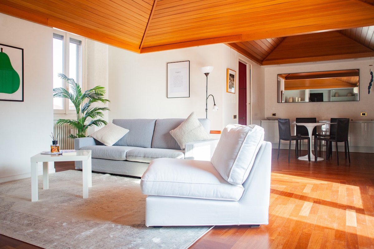 Penthouse con Terrazza Panoramica - Design e Lusso 16
