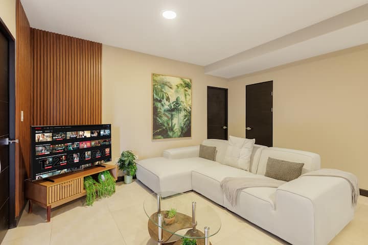 Fauve| Modern • Terrace • 2 Parking Spaces • Ramblas Shopping Center