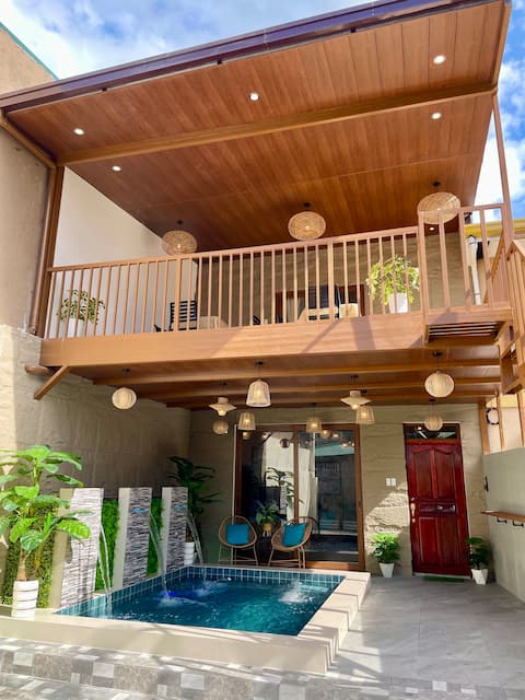 The Tropical Villa (w/ Pool)