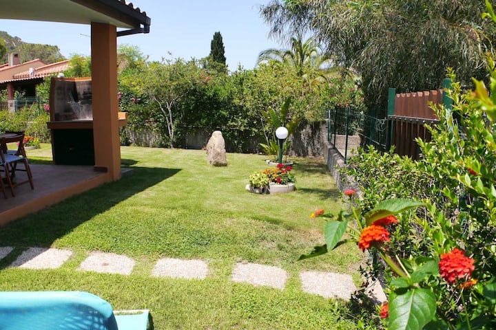 Villa, 2 Matrimoniali, 300 Metri Dalla Spiaggia - Costa Rei