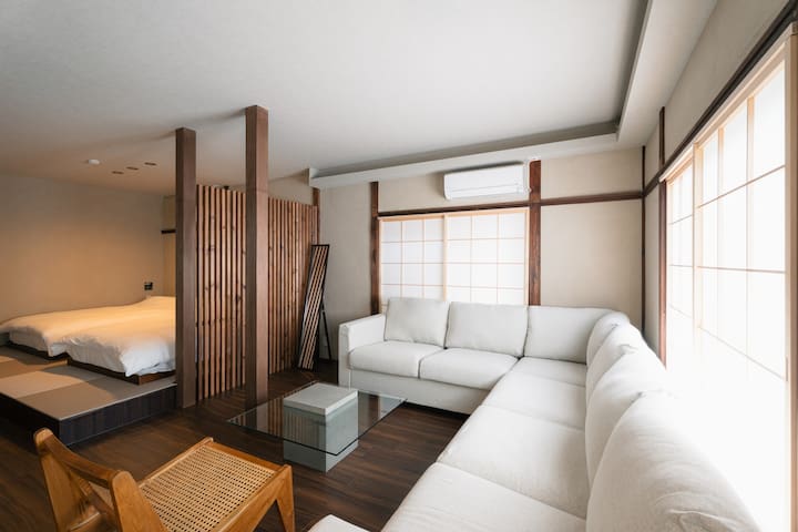 Huge house｜2 story｜Shinjuku 10min｜Free Wi-Fi