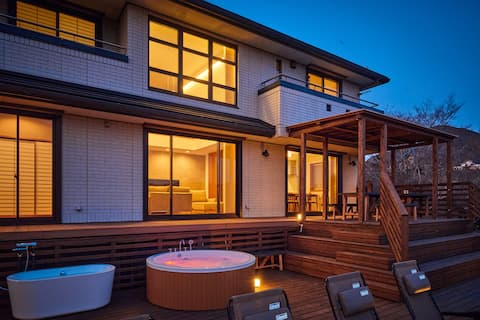 "Noël Hakone Skylight" Lake views | Sauna /Jacuzzi
