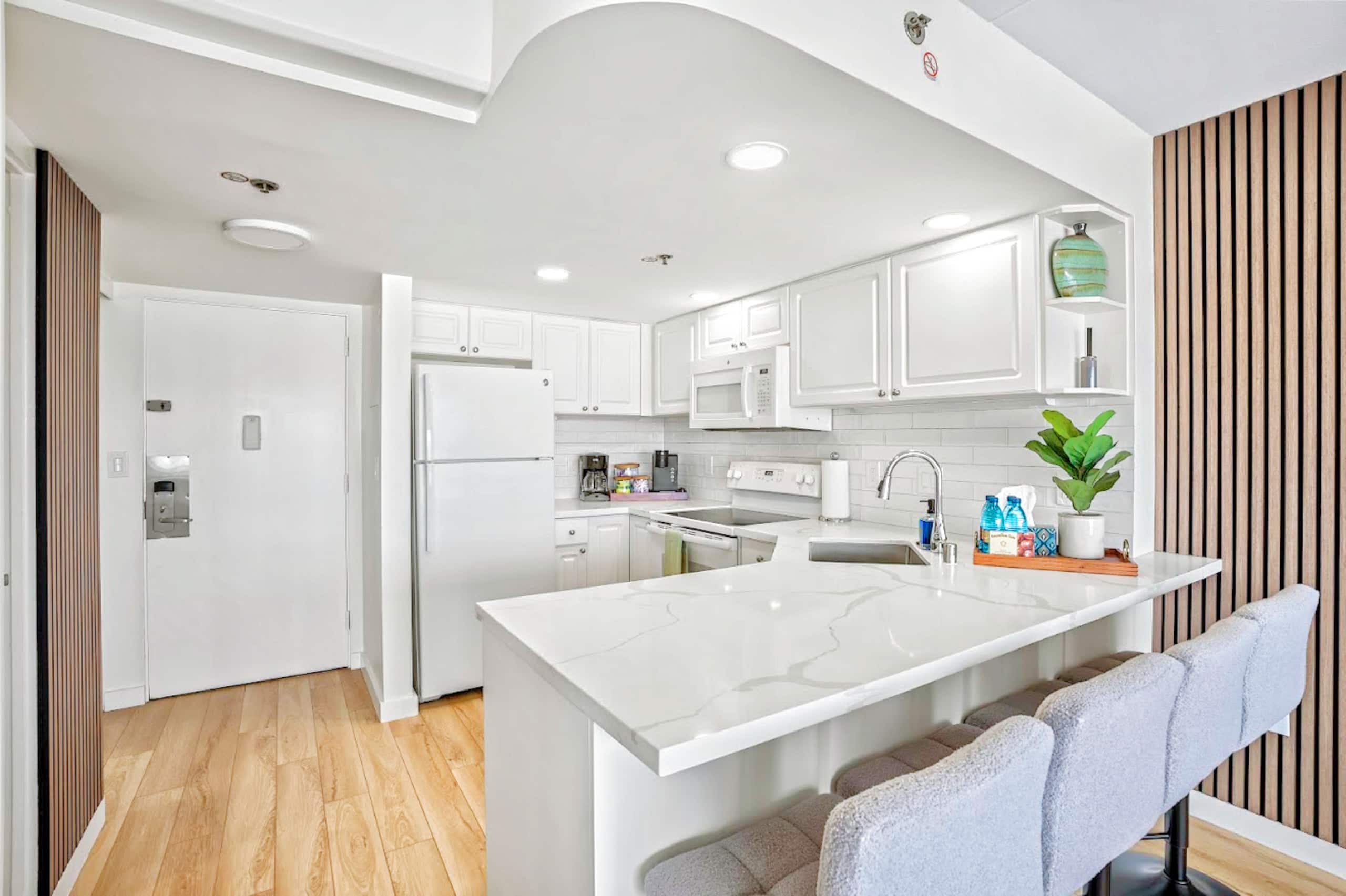 20F-High Floor Ocean View-Ilikai-1BR-Waikiki Beach - Image 13