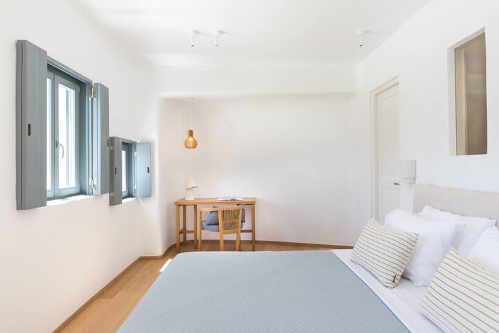 9 Bedroom Villa on the Beach | Villa Ammilia gallery image 3