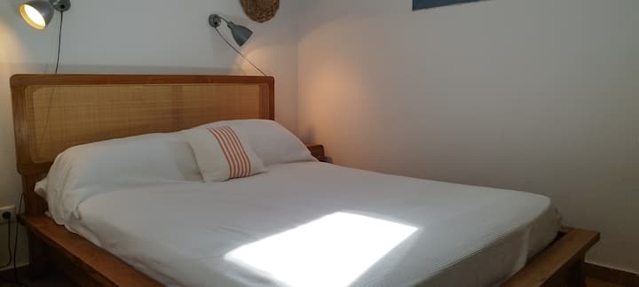 Lit queen size 150*200 avec deux tiroirs de lit