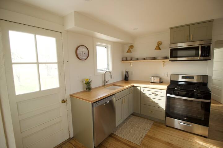 Windjammer | Luxury 5BR w/ AC gallery image 5