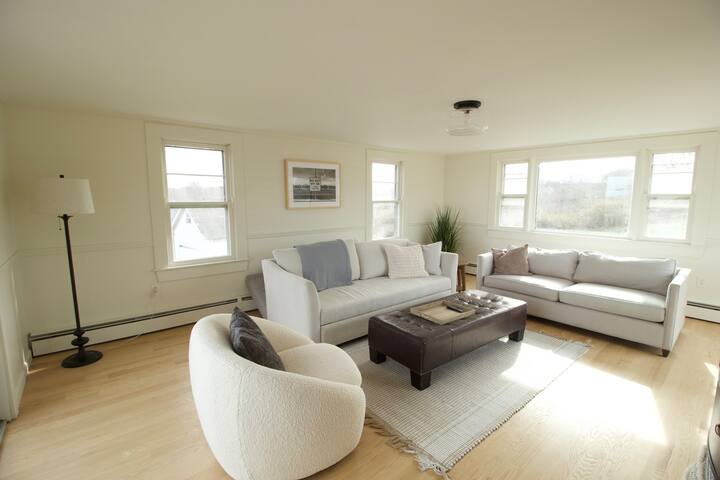 Windjammer | Luxury 5BR w/ AC gallery image 2