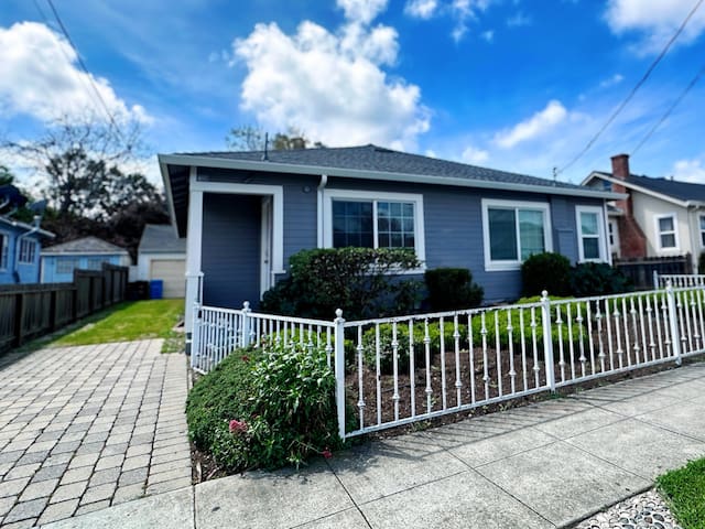 M&J Spacious 3B2B Home/San Mateo|104