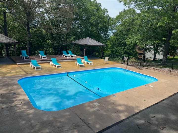 Quiet Branson Retreat | Private Deck | Near Sdc - Branson West, MO