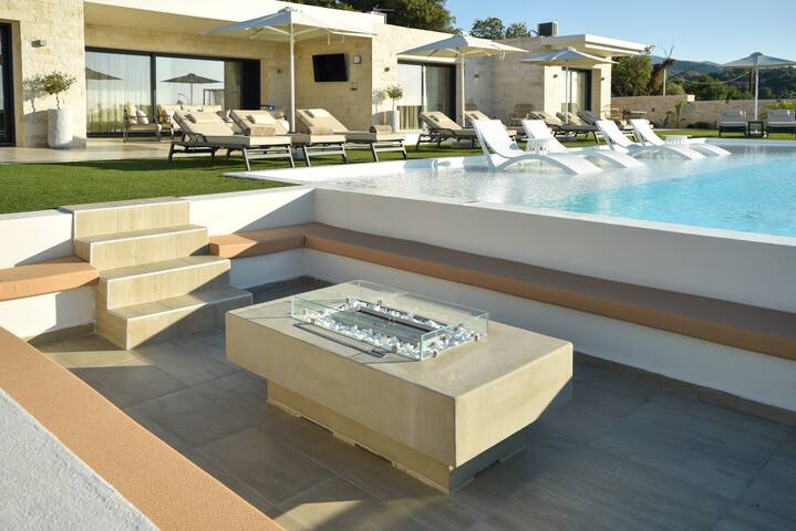 Elira Luxury Villa – With Private Pool gallery image 5