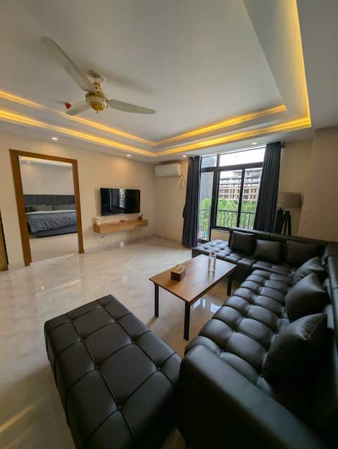 A Classy 1BR Retreat – Bahria Town Phase 4