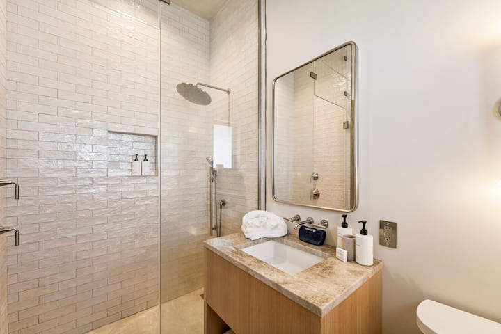 Offshore - Steam Shower + Eightsleep Experience - Montauk, NY