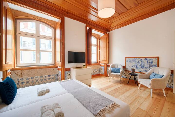 Impressive 3 Bed Riverside & Bright Baixa-Chiado gallery image 3