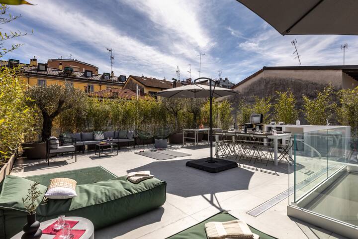 Villa Loft in Milan with Private Terrace & Hot Tub gallery image 4
