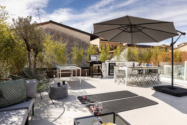 Villa Loft in Milan with Private Terrace & Hot Tub gallery image 5
