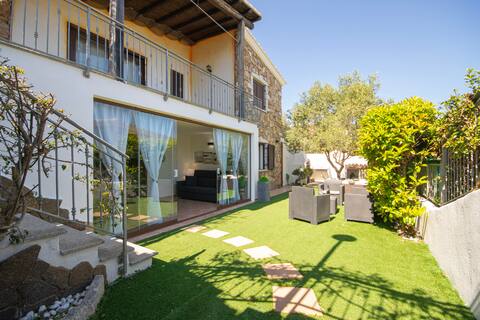 [Veranda with Jacuzzi & BBQ]1 minute from the Beach