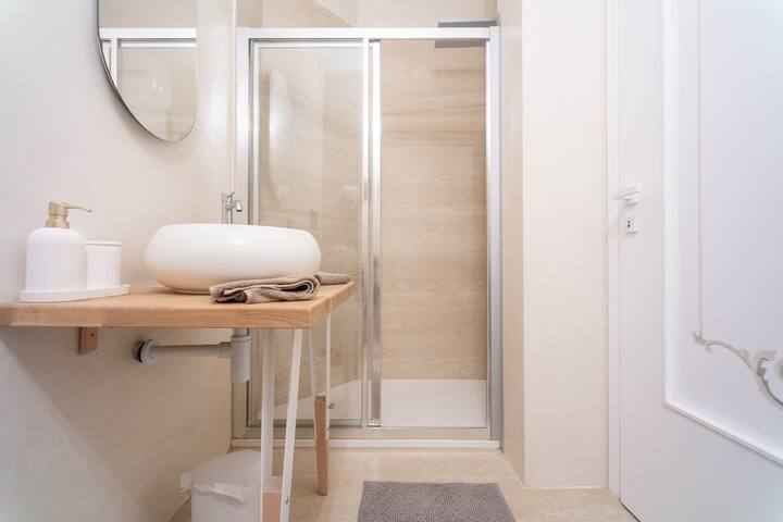 Cloud9 Large Terrace – Meliora Apartments gallery image 5