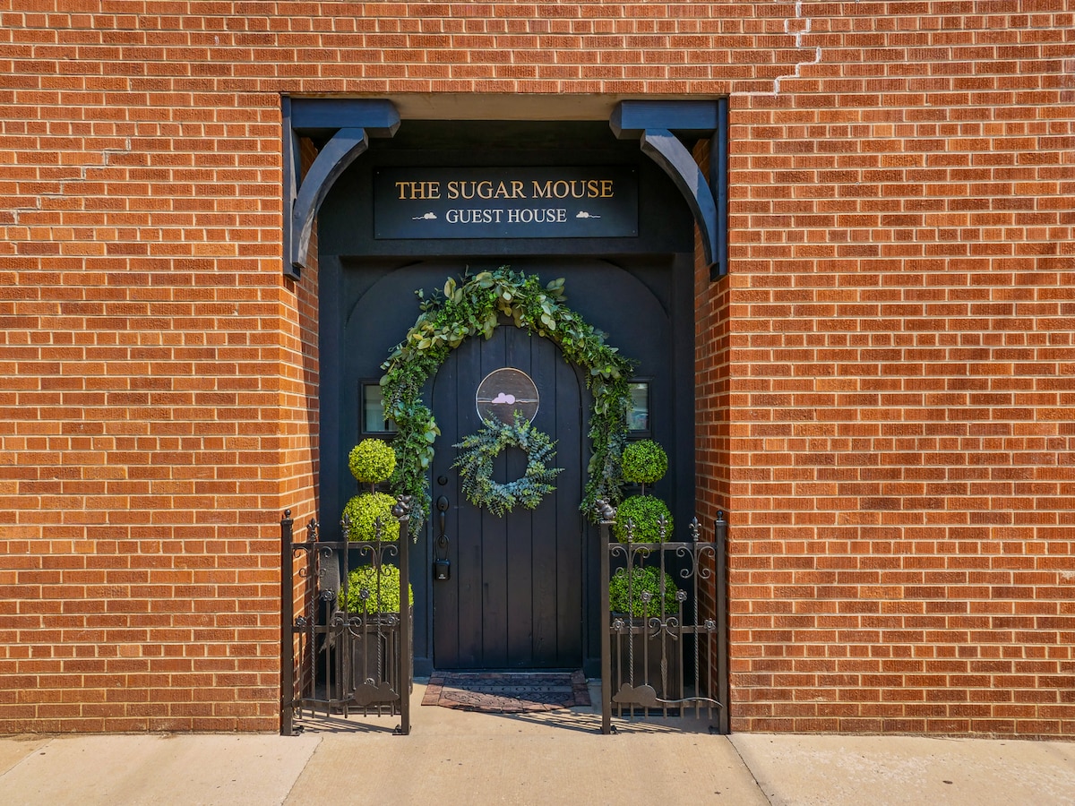 The Sugar Mouse Guest House - Apartments for Rent in Laramie, Wyoming,  United States - Airbnb