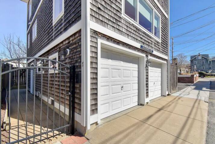 Downtown Gem with Harbor view gallery image 2