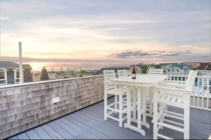 Downtown Gem with Harbor view