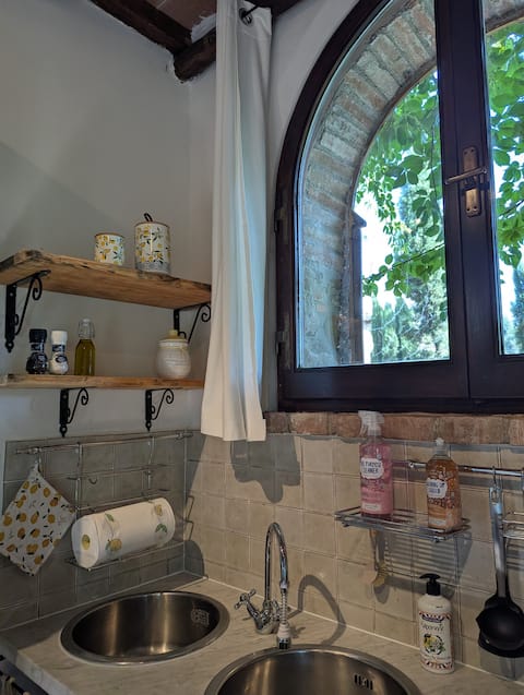 Airbnb con migliori performance: Limone detached cottage 40 m2 view swimming pool a Cavriglia