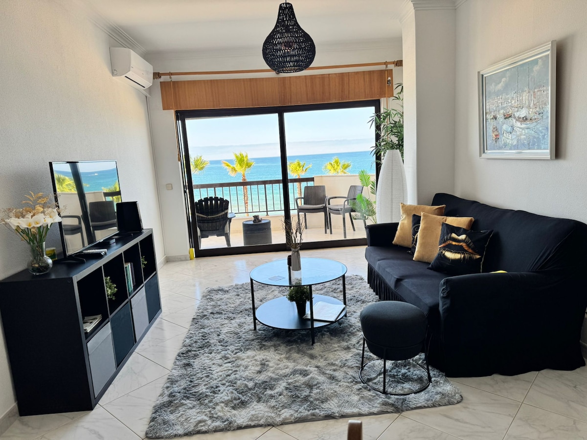 Top performing Airbnb: Beachfront Sea View in top location (T2/2BR) in Loulé