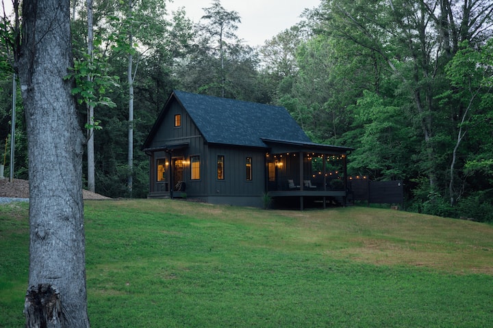 Cottage in the Country with Hot Tub