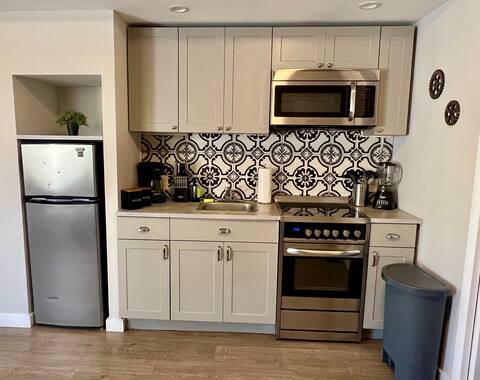 Top performing Airbnb: Cozy Allapattah Getaway in Santa Clara