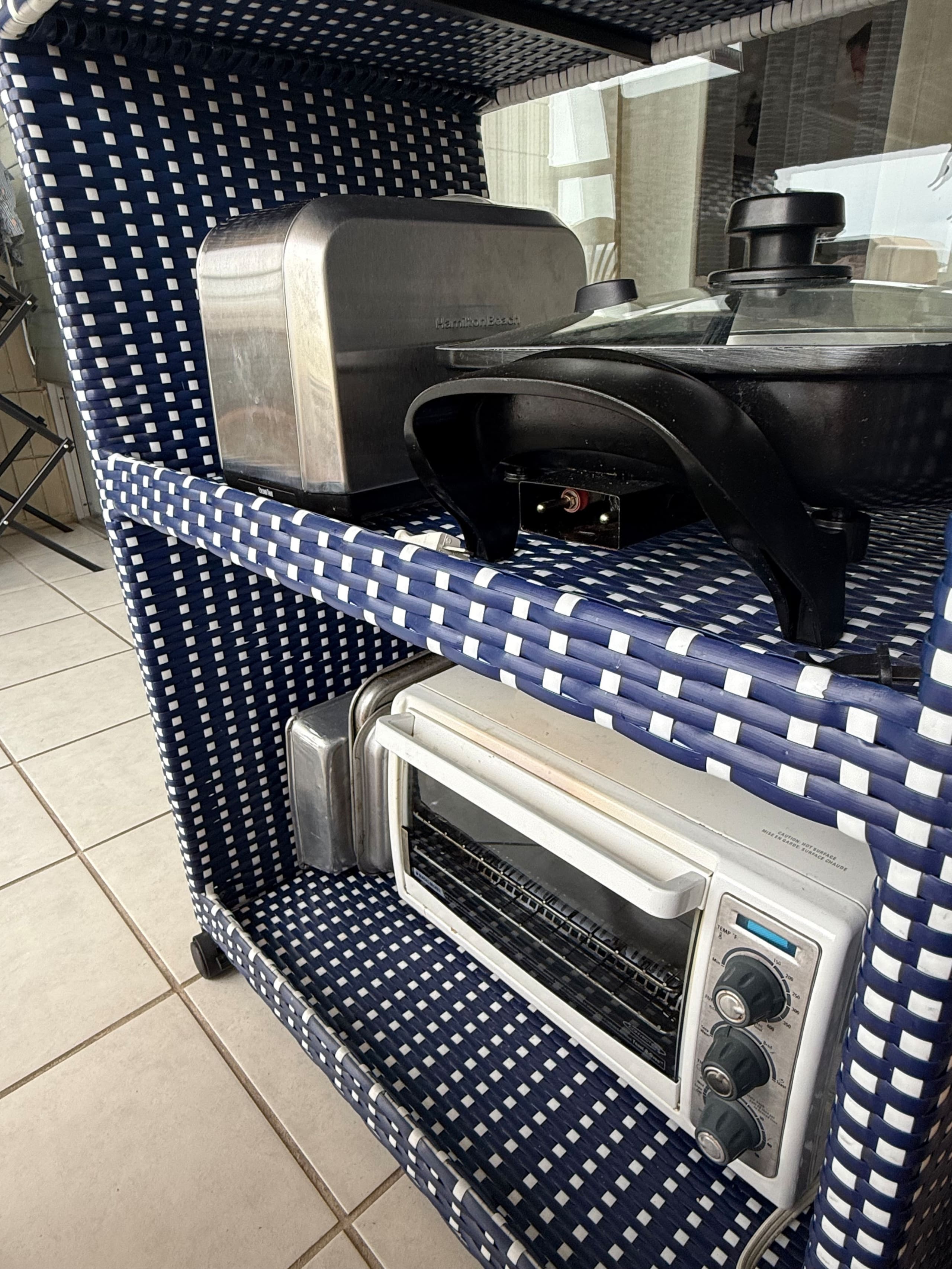 Studio for 4 people w/ Pool Jacuzzi Sauna BBQ - Image 12
