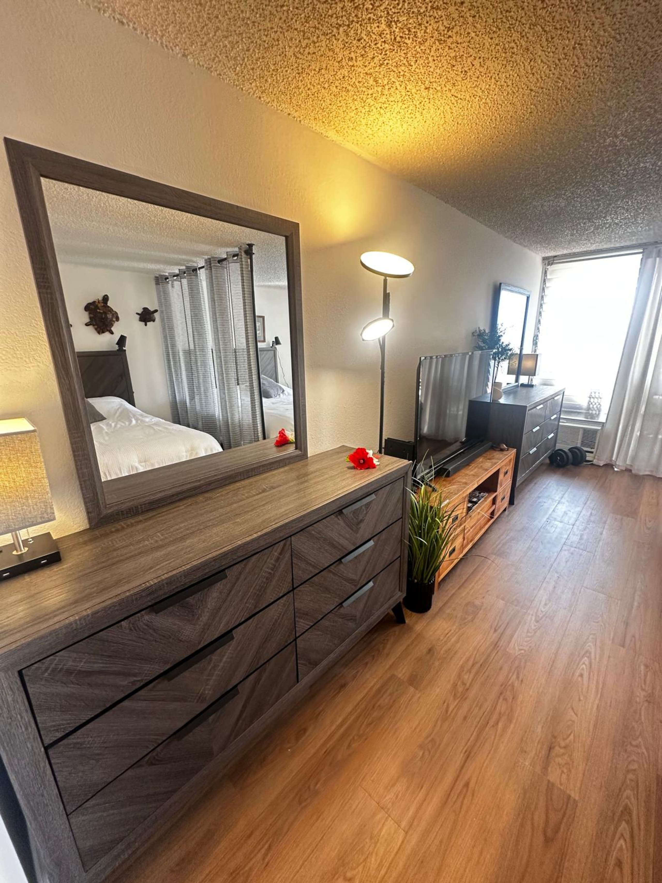 Studio for 4 people w/ Pool Jacuzzi Sauna BBQ - Image 4