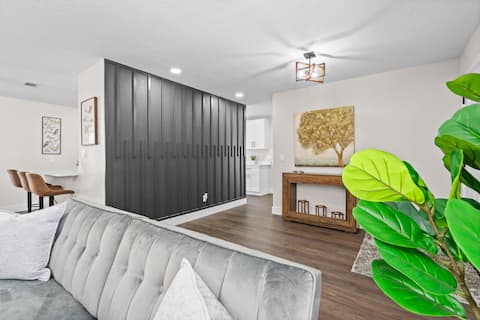 Top Airbnb: Relaxing Heated Pool Haven in Deltona