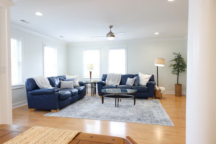 The Loft, Remodeled, Spacious, And Beautiful! - 索格塔克