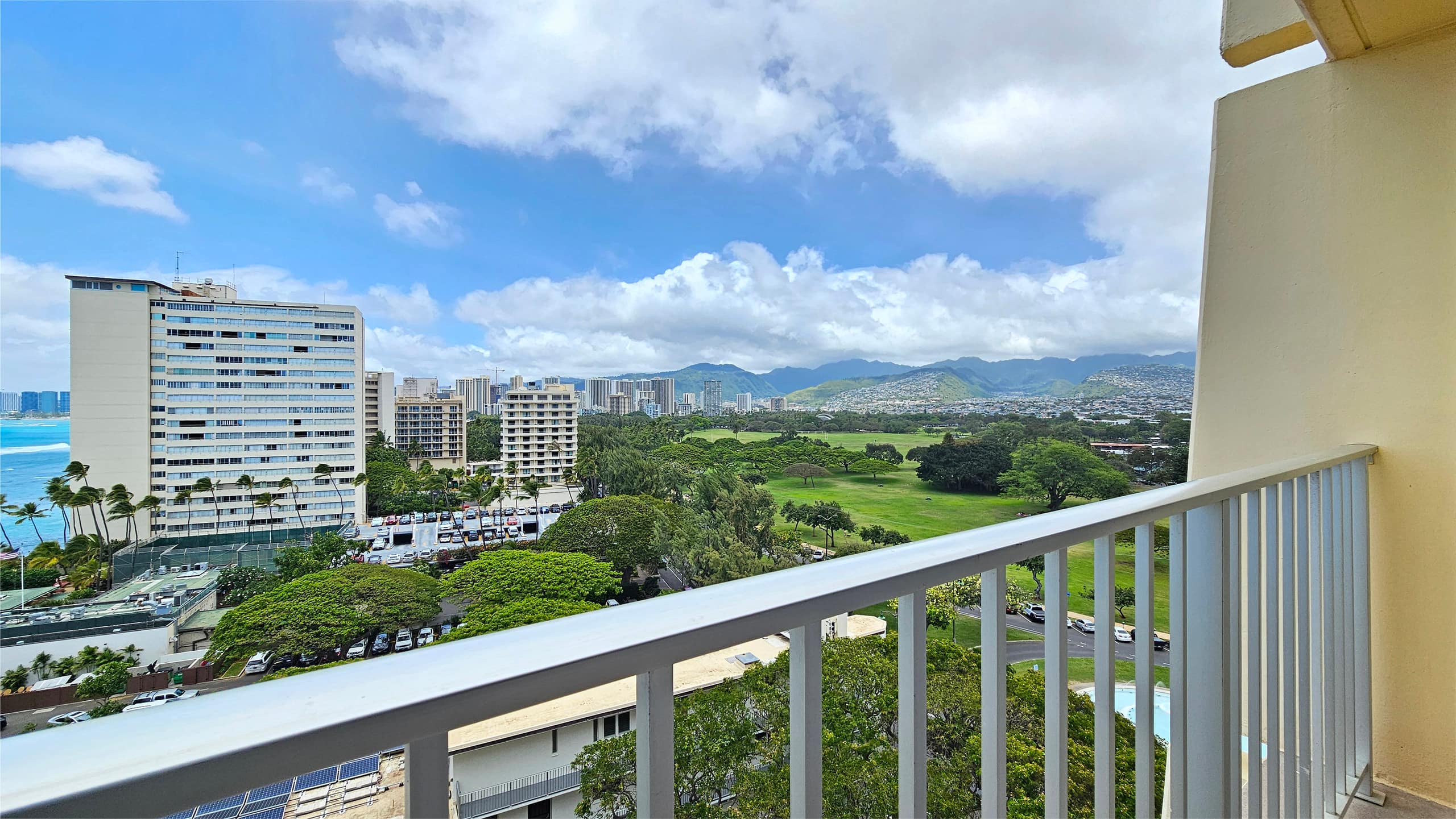 DHBH PH02 -King Bed, Gold Coast Penthouse Paradise - Image 4